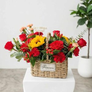 BASKR01-กระเช้าทานตะวัน-กุหลาบแดง-โทนมีพลัง-จัดใส่ตะกร้าสาน