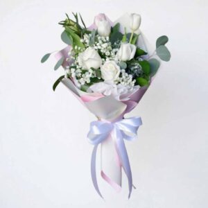 MW01-ช่อทิวลิปขาว-กุหลาบขาว-โทนคลีน-ห่อพาสเทล
