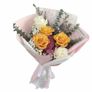 MY06-ช่อกุหลาบส้ม-กุหลาบขาว-โทนพาสเทล-ห่อชมพูมินิมอล