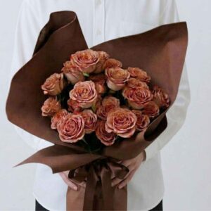 RE01-ช่อกุหลาบสีน้ำตาลอิฐ-Earth-Tone-Roses-ห่อกระดาษสีน้ำตาลเข้ม