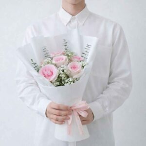 RP05-ช่อกุหลาบชมพู-แซมดอกยิปโซ-ห่อกระดาษสีขาวทรงสูง