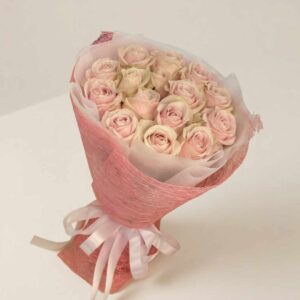 RP16-ช่อกุหลาบชมพูพาสเทล-ทรงสูง-Soft-Touch-ห่อกระดาษเยื่อบุสีชมพู