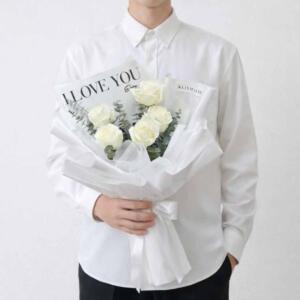 RW03-ช่อดอกกุหลาบขาวทรงสูง สไตล์มินิมอล ห่อกระดาษสีขาวล้วน