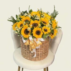 SUN17-กระเช้าดอกทานตะวัน-ตะกร้าหวาย-ตกแต่งโบว์ขาว-ของขวัญผู้ใหญ่-เปิดร้านใหม่