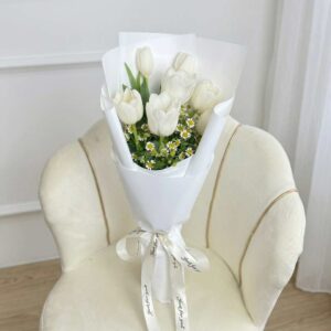 TU03-ช่อทิวลิปขาว-โทนบริสุทธิ์-ห่อขาว-เรียบหรู