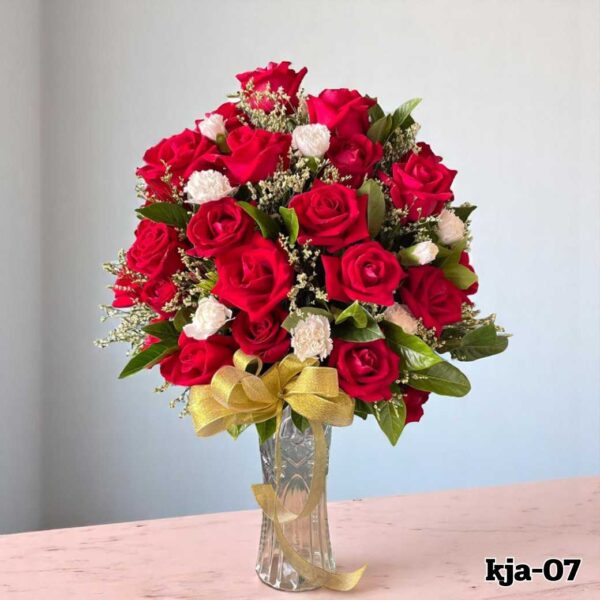 kja-07-แจกันดอกไม้สด กุหลาบแดง ทรงกลม
