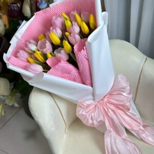 best-98-ช่อดอกทิวลิป-[ร้านดอกไม้ แถวเกษตร มหาวิทยาลัย ส่งฟรี]