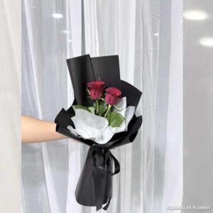 RR35-ช่อดอกกุหลาบแดง-ห่อดำ-พรีเมียม